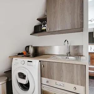 Appartement Superb Studio-2p- Arc De Triomphe Porte Maillot 51, Paris
