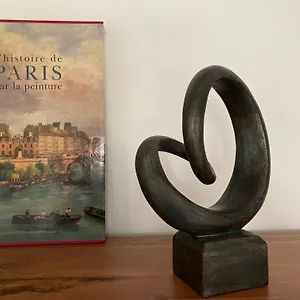 Appartement Vue Sur Jardin, 3 Pieces, Paris